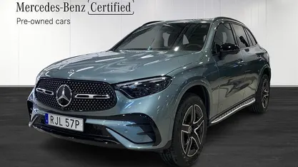 Begagnad Mercedes GLC300e Advanced 15 HK (11 kW) 2026 Grön SUV