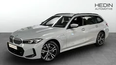 Grå (grey) Begagnad 2024 BMW 330e M Sport Kombi | 568 700 kr (Marknadspris)