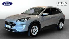 Grå (grey) Begagnad 2022 Ford Kuga Titanium SUV | 244 900 kr (Marknadspris)