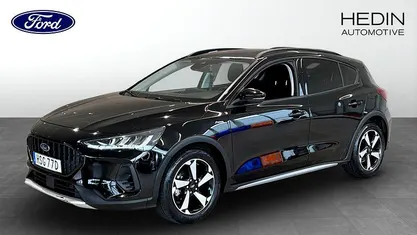 Svart (black) Begagnad 2023 Ford Focus Active Halvkombi | 184 900 kr (Bra pris)