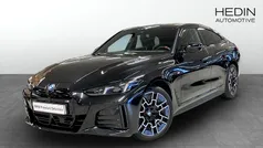 Svart (black) Begagnad 2025 BMW i4 Sedan | 648 700 kr (Marknadspris)