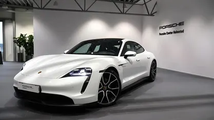 Vit Begagnad 2022 Porsche Taycan Halvkombi | 695 000 kr (Lite dyr)