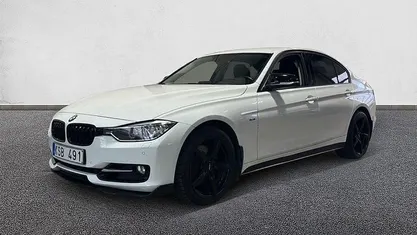 Vit Begagnad 2013 BMW 328 Sedan | 189 900 kr (Marknadspris)