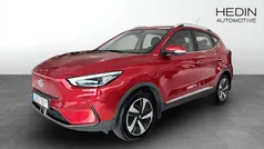 Röd (red) Begagnad 2022 MG ZS Luxury Sedan | 254 900 kr (Marknadspris)