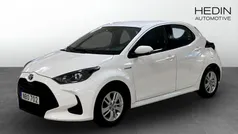Begagnad 2021 Toyota Yaris Hybrid Halvkombi | 139 900 kr (Marknadspris)