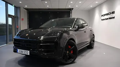 Begagnad 2025 Porsche Cayenne S E-Hybrid Black Edition SUV | 1 525 000 kr (Superpris)