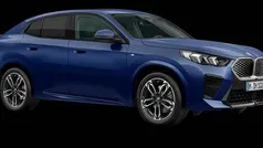 Svart (black sapphire metallic) Begagnad 2024 BMW iX2 Shadowline SUV | 656 400 kr (Dyr)