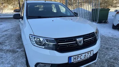 Begagnad Dacia Sandero 90 HK (66 kW) 2018 Vit Halvkombi