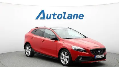 Begagnad 2015 Volvo V40 CC Summum Kombi | 139 900 kr (Marknadspris)