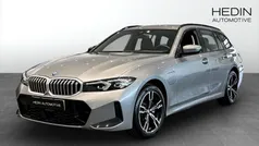Grå (grey) Begagnad 2024 BMW 330e M Sport Kombi | 579 700 kr (Marknadspris)
