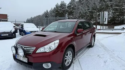 Begagnad Subaru Outback 150 HK (110 kW) 2010 Röd Kombi