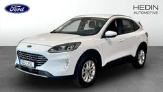 Vit (white) Begagnad 2022 Ford Kuga Titanium SUV | 259 900 kr (Marknadspris)
