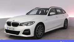 Svart Begagnad 2020 BMW 330e Sport Line Kombi | 313 900 kr (Marknadspris)