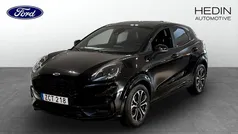 Svart (black) Begagnad 2022 Ford Puma Gen-E ST-Line SUV | 219 000 kr (Marknadspris)