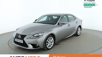 Grå Begagnad 2014 Lexus IS300h Executive Line Sedan | 193 000 kr (Marknadspris)