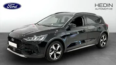 Svart Begagnad 2024 Ford Focus Active Halvkombi | 224 900 kr (Marknadspris)