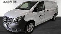 Vit Begagnad 2023 Mercedes e-Vito Minibuss | 529 900 kr (Superpris)