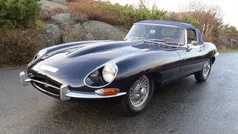 Indigoblå Begagnad 1968 Jaguar E-Type Cab | 799 000 kr