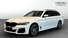 Vit Begagnad 2021 BMW 530e M Sport Kombi | 289 700 kr (Marknadspris)