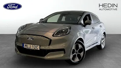 Grå (silver) Ny 2025 Ford Puma Gen-E SUV | 397 375 kr (Marknadspris)