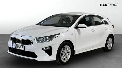 Vit Begagnad 2020 Kia Ceed Halvkombi | 129 900 kr (Bra pris)