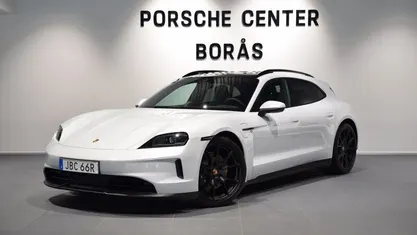 Ljusröd (grey) Begagnad 2024 Porsche Taycan Sport Turismo Sedan | 1 199 000 kr (Marknadspris)