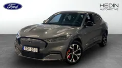 Grå (grey) Begagnad 2023 Ford Mustang Mach-E SUV | 499 900 kr (Marknadspris)