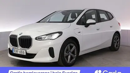 Vit Begagnad 2023 BMW 230e Active Tourer Minibuss | 306 990 kr