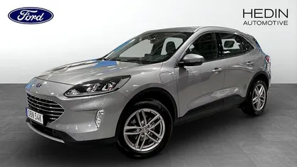 Grå Begagnad 2022 Ford Kuga Titanium SUV | 249 000 kr (Marknadspris)