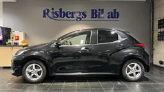 Begagnad 2023 Mazda 2 Halvkombi | 209 900 kr (Marknadspris)