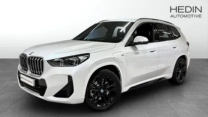 Vit (mineral white) Begagnad 2025 BMW X1 Comfort Edition SUV | 558 700 kr (Bra pris)