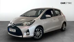 Silver Begagnad 2017 Toyota Yaris Halvkombi | 124 900 kr (Marknadspris)