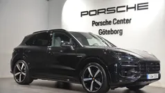 Svart (black) Ny 2025 Porsche Cayenne SUV | 1 575 200 kr (Marknadspris)