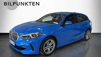 Begagnad BMW 118 M Sport 136 HK (100 kW) 2021 Blå Halvkombi