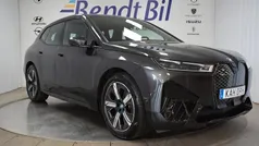 Grå Begagnad 2023 BMW iX Sport Line SUV | 619 500 kr (Marknadspris)