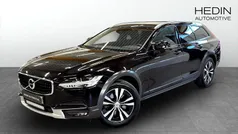 Svart (black) Begagnad 2020 Volvo V90 CC Momentum Kombi | 334 700 kr (Marknadspris)