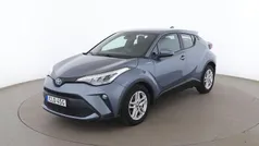 Grå Begagnad 2021 Toyota C-HR Active SUV | 244 000 kr (Marknadspris)