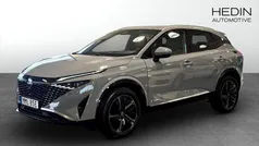 Ljusgrå (grey) Begagnad 2025 Nissan Qashqai Tekna SUV | 379 900 kr (Marknadspris)