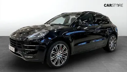 Begagnad Porsche Macan Turbo Performance Package 441 HK (324 kW) 2017 Svart SUV