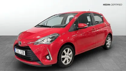 Begagnad Toyota Yaris 112 HK (82 kW) 2018 Röd Halvkombi