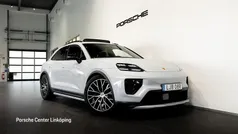 Ljusgrå (white) Begagnad 2025 Porsche Macan SUV | 1 120 000 kr (Marknadspris)