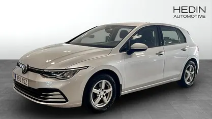 Begagnad VW Golf VIII 110 HK (80 kW) 2021 Halvkombi