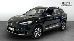 Svart (black) Begagnad 2022 MG ZS Luxury Sedan | 244 900 kr (Bra pris)