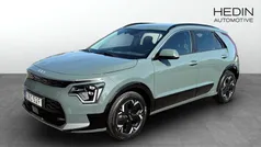 Grön (green) Begagnad 2022 Kia e-Niro SUV | 279 900 kr (Marknadspris)