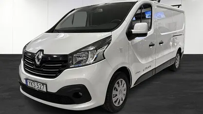 Vit Begagnad 2017 Renault Trafic Minibuss | 119 000 kr (Marknadspris)