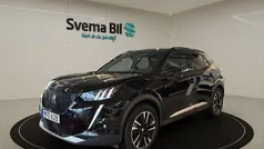 Svart perla nera metallic Begagnad 2021 Peugeot e-2008 GT SUV | 199 900 kr (Marknadspris)