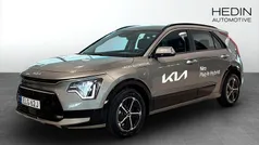 Grå (grey) Begagnad 2025 Kia Niro SUV | 389 900 kr (Bra pris)