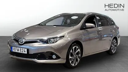 Brun Begagnad 2015 Toyota Auris Kombi | 139 900 kr (Marknadspris)