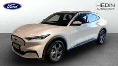 Vit (white) Begagnad 2022 Ford Mustang Mach-E Standard Range SUV | 339 900 kr (Bra pris)