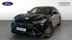 Svart (black) Begagnad 2022 Ford Mustang Mach-E GT SUV | 489 900 kr (Superpris)